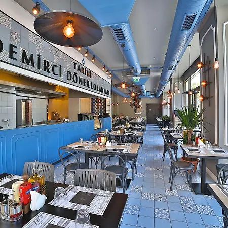 Dosso Dossi & Downtown Istanbul