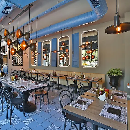 Dosso Dossi & Downtown Istanbul