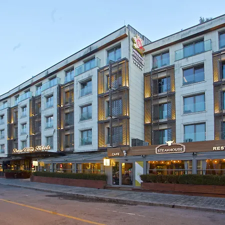 Dosso Dossi & Downtown Istanbul