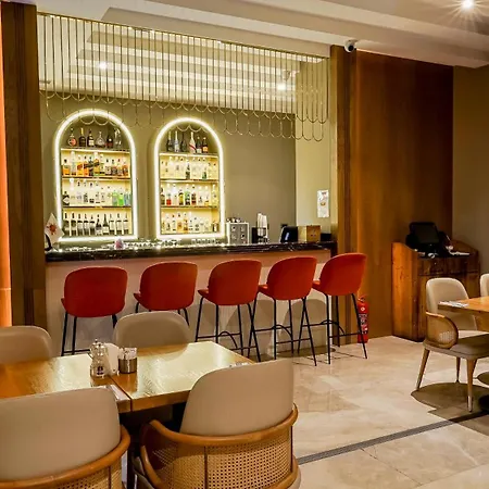 Отель Dosso Dossi & Downtown 5*