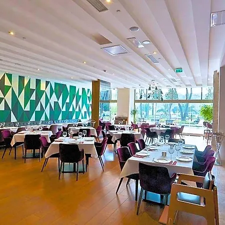מלון Dosso Dossi & Downtown 5*