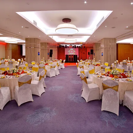 Dosso Dossi & Downtown מלון 5*