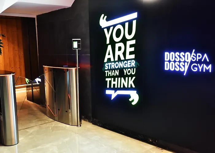 מלון Dosso Dossi & Downtown 5*