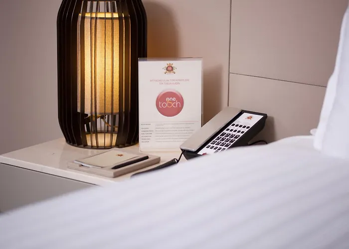 מלון Dosso Dossi & Downtown