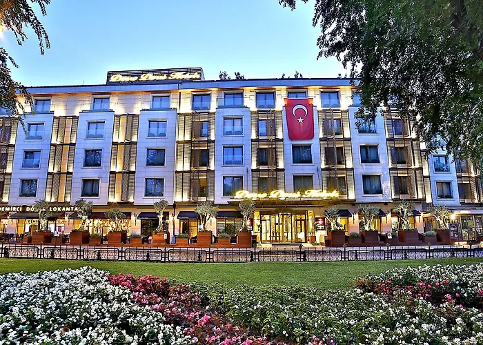 מלון Dosso Dossi & Downtown 5*