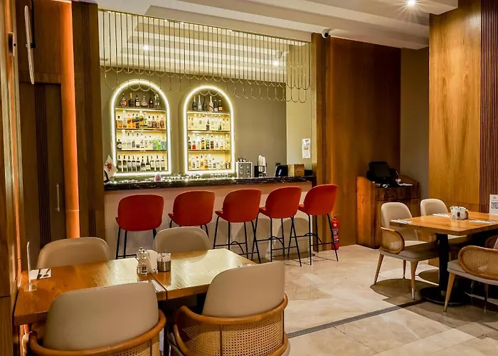 מלון Dosso Dossi & Downtown 5*